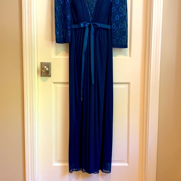 Petite Alex Evenings, blue, formal dress size 4P. - Picture 2 of 14
